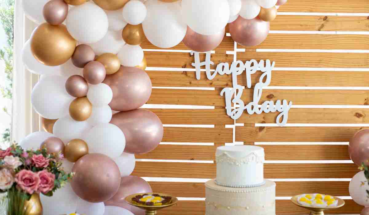 TOP 10 बर्थडे डेकोरेशन का सामान | Birthday Decorations Ka Saman