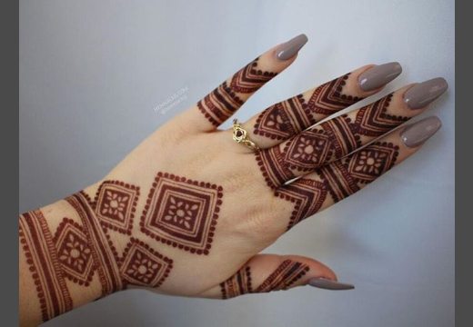 Left Hand Mehndi Design For Girl (8)