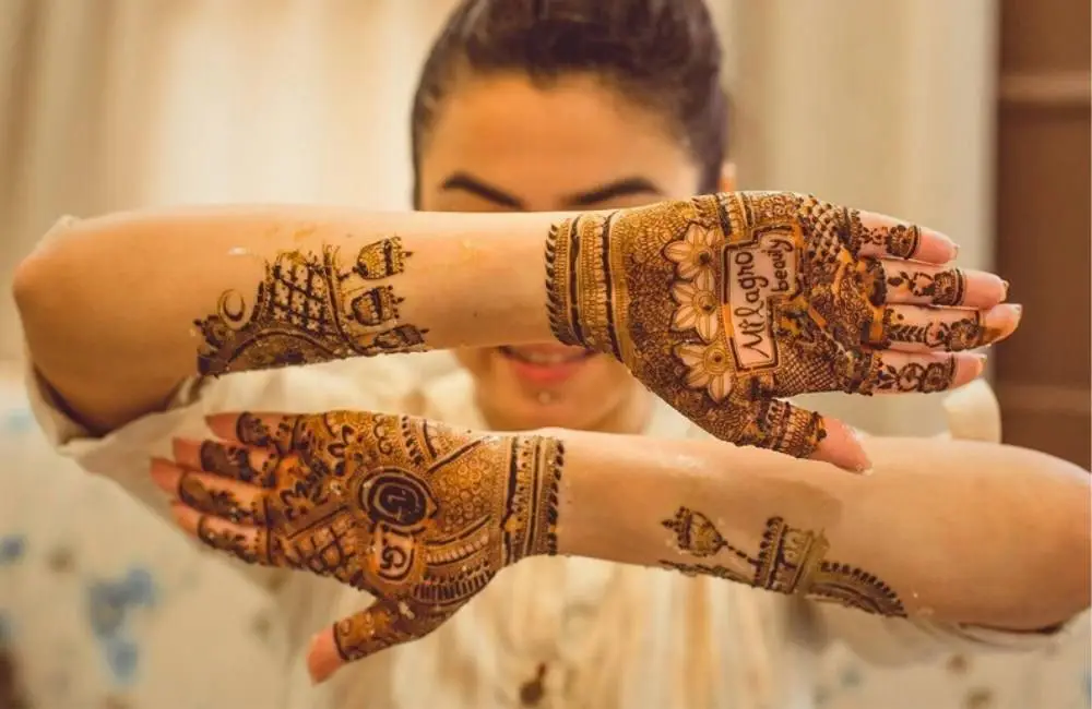 31 Front Hand Mehndi Design You Can Try For A Perfect Look-tiepthilienket.edu.vn
