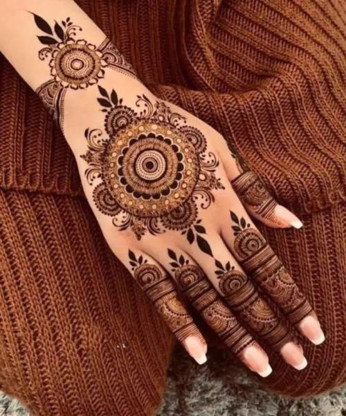 Stylish Back Hand Mehndi Design 4