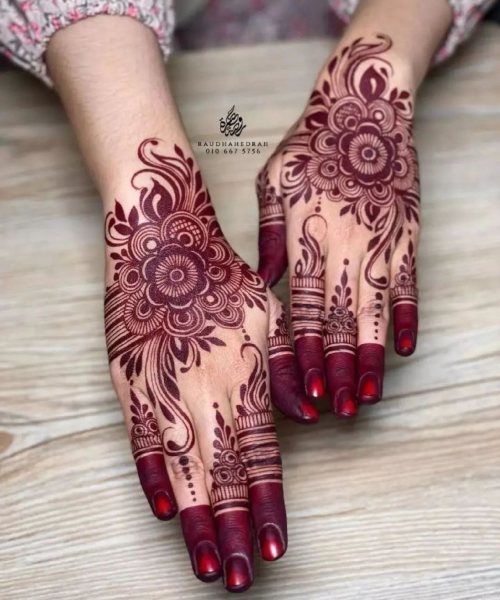 Stylish Back Hand Mehndi Design 9
